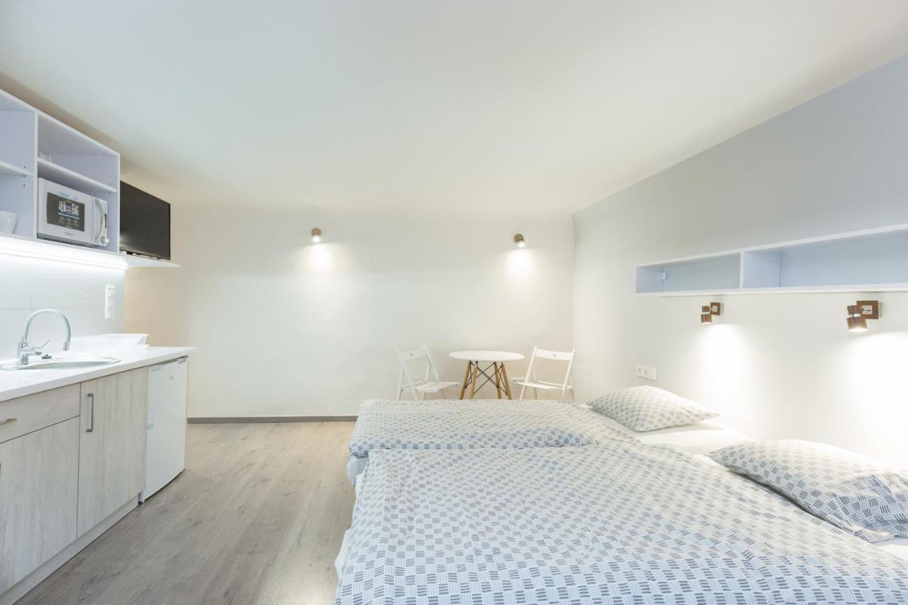 Minimalist Styled Tiny Ap @New York Cafe Apartment Будапеща Екстериор снимка