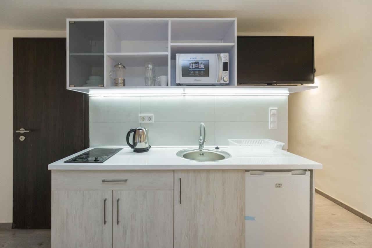Minimalist Styled Tiny Ap @New York Cafe Apartment Будапеща Екстериор снимка