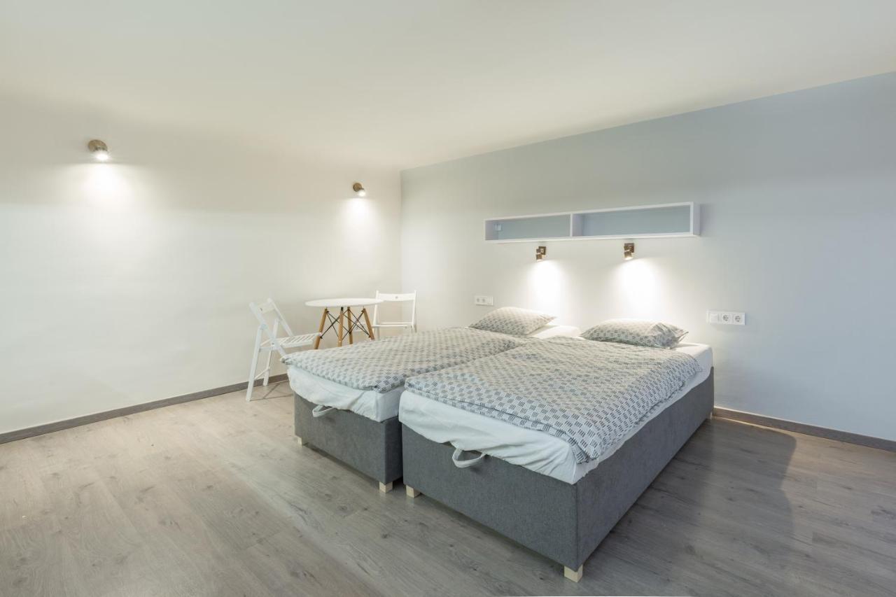 Minimalist Styled Tiny Ap @New York Cafe Apartment Будапеща Екстериор снимка