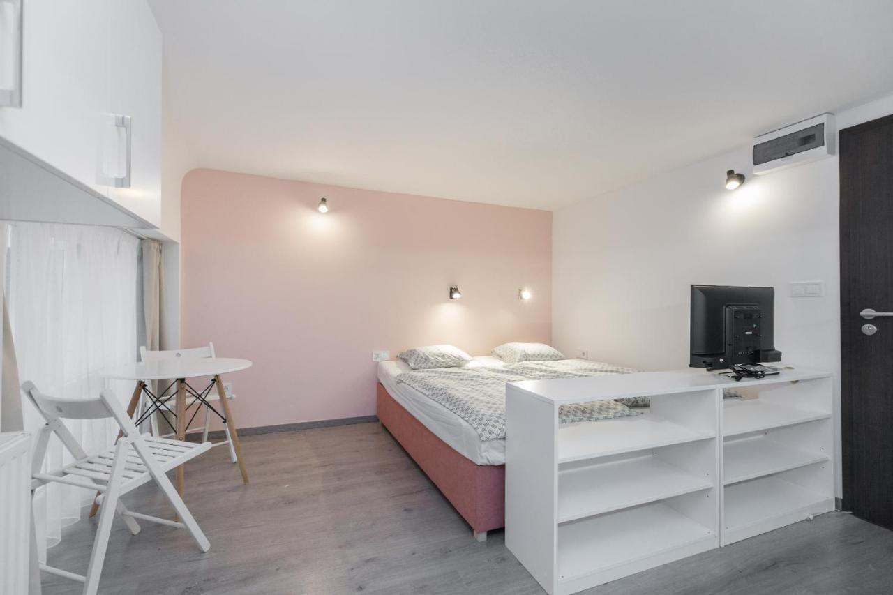 Minimalist Styled Tiny Ap @New York Cafe Apartment Будапеща Екстериор снимка