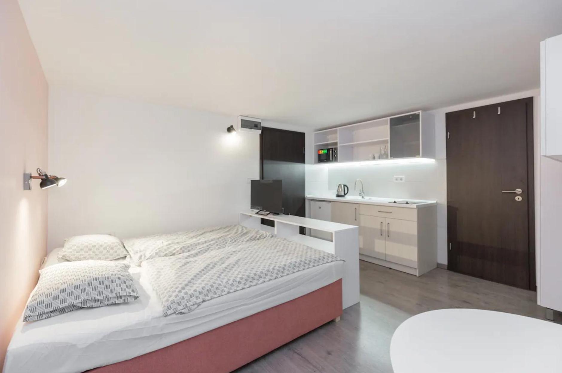 Minimalist Styled Tiny Ap @New York Cafe Apartment Будапеща Екстериор снимка